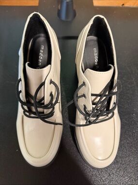 Madden Girl Cream Lace-Up Loafers with Black Laces